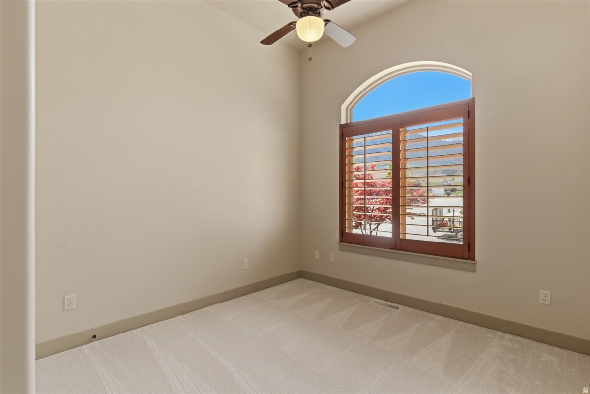 MOUNT LOAFER VIEW - Residential