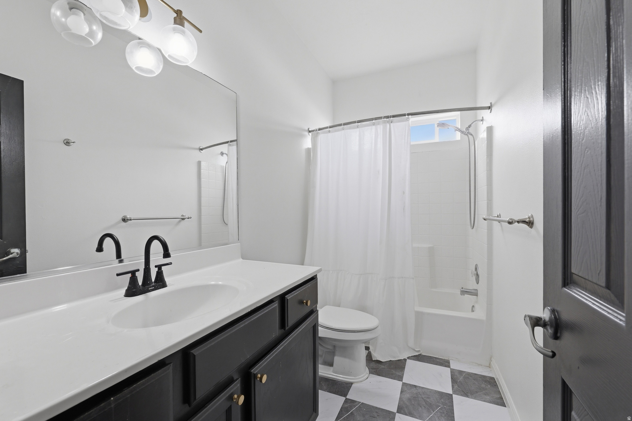 LANDING AT EAGLE MOU - Residential