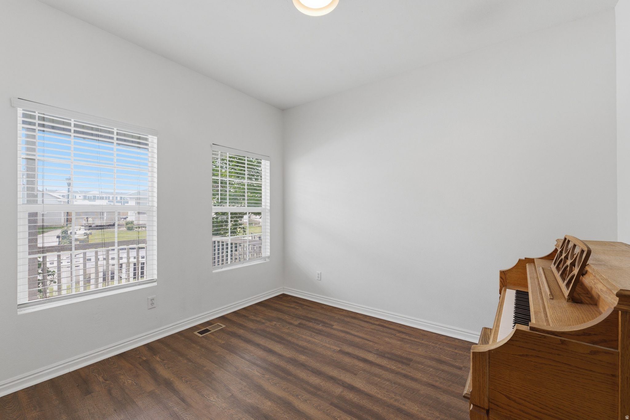 LANDING AT EAGLE MOU - Residential