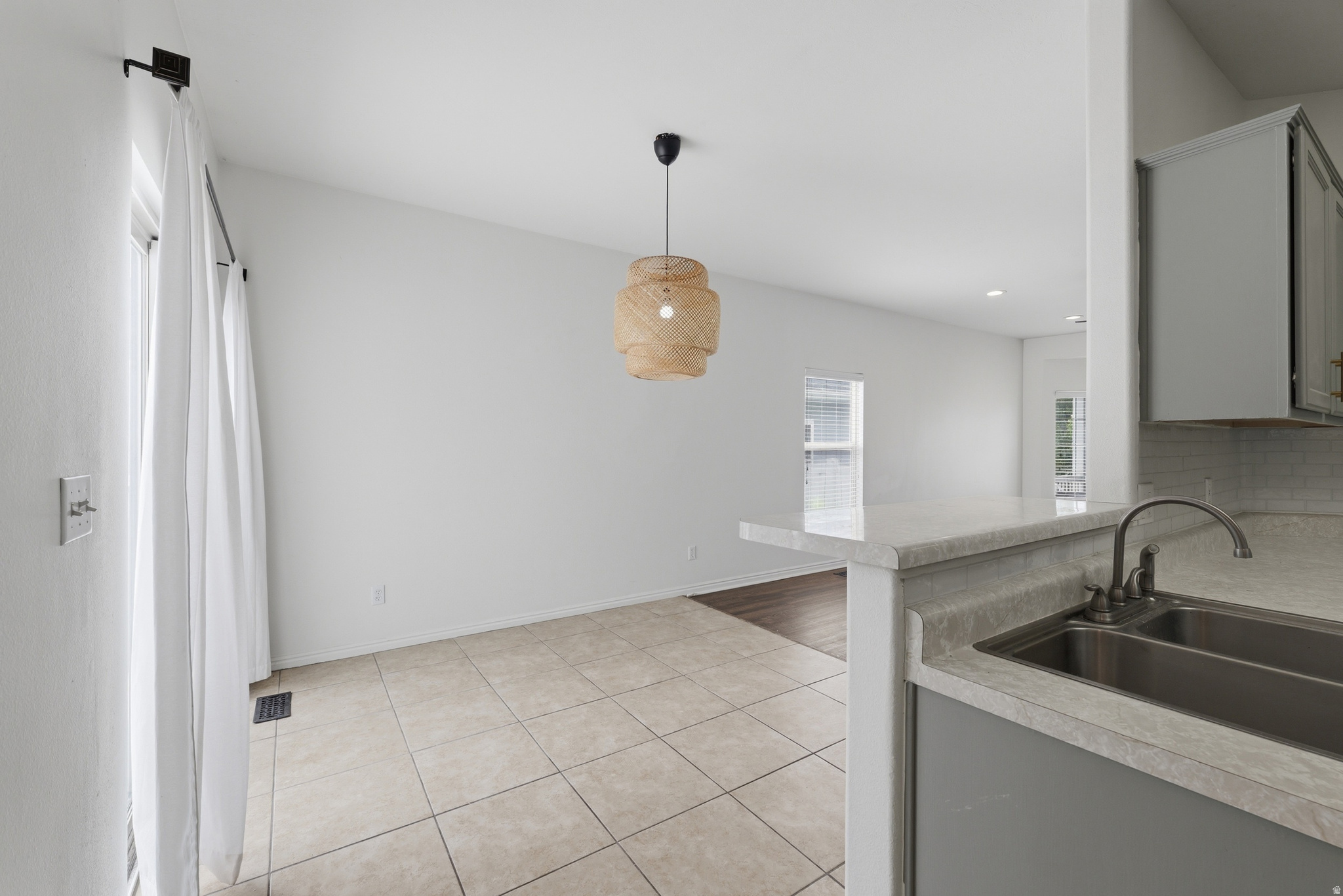 LANDING AT EAGLE MOU - Residential