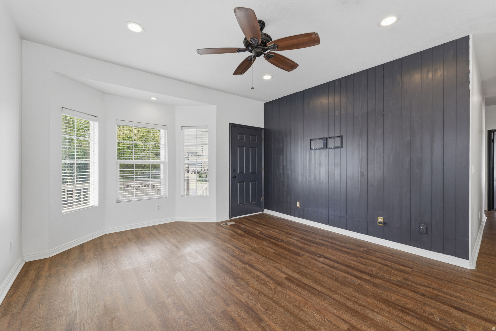 LANDING AT EAGLE MOU - Residential