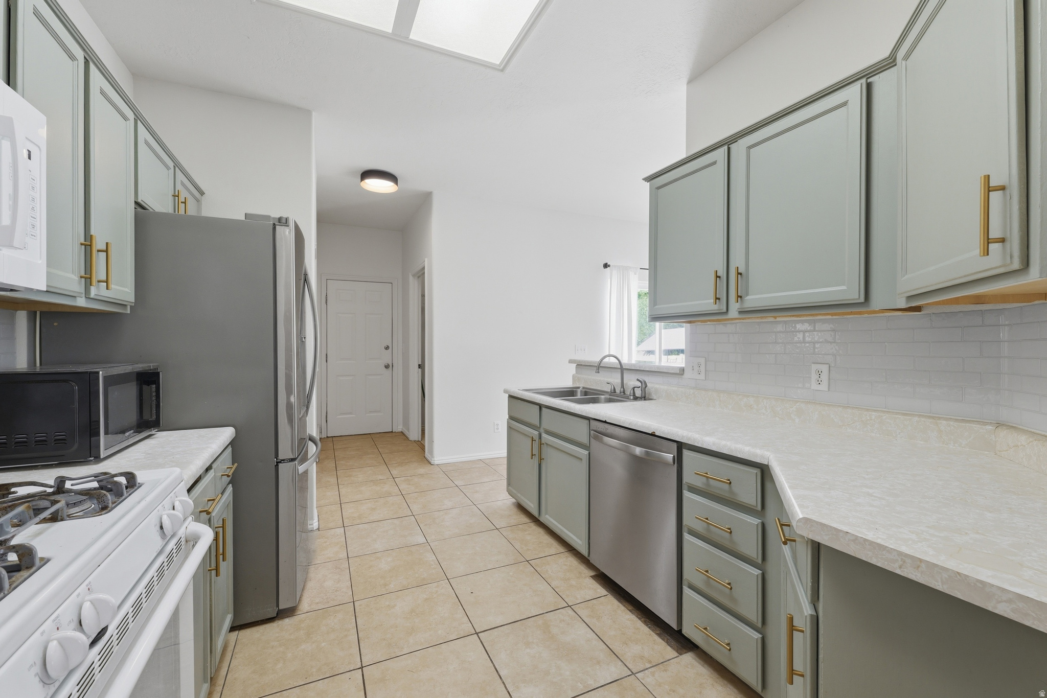 LANDING AT EAGLE MOU - Residential