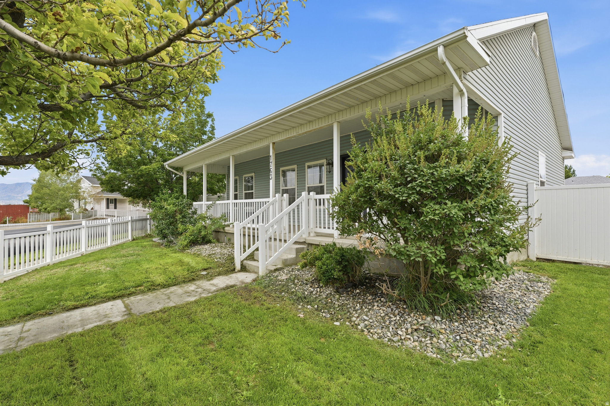 LANDING AT EAGLE MOU - Residential