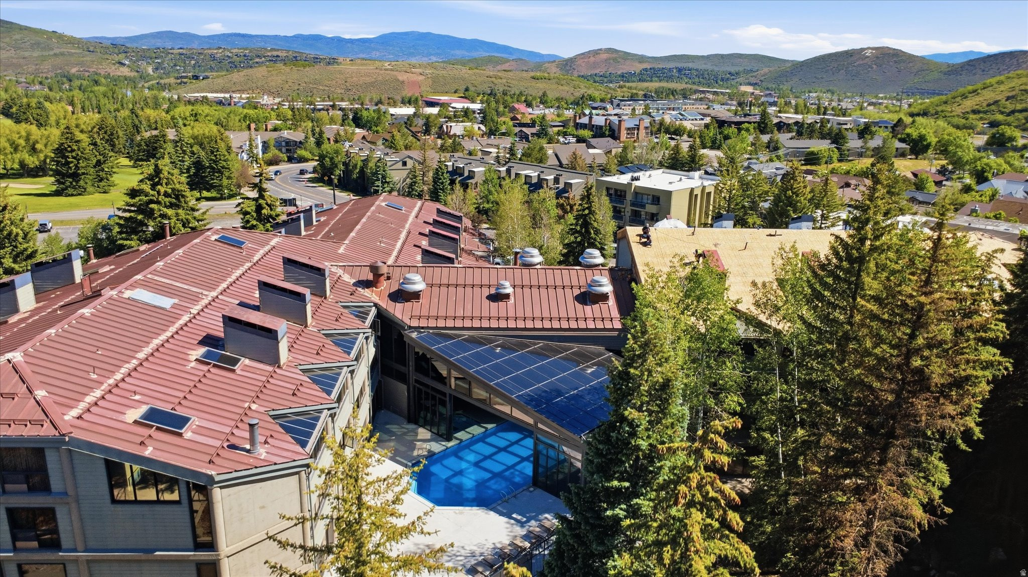 SILVER KING CONDOMINIUM - Residential