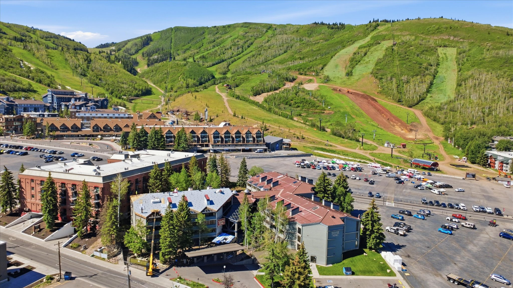 SILVER KING CONDOMINIUM - Residential