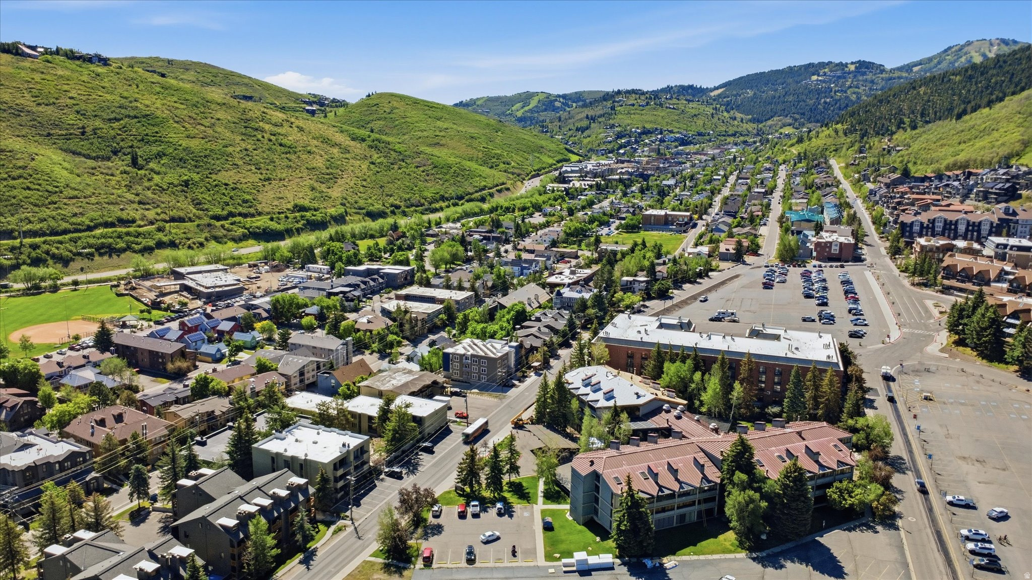SILVER KING CONDOMINIUM - Residential