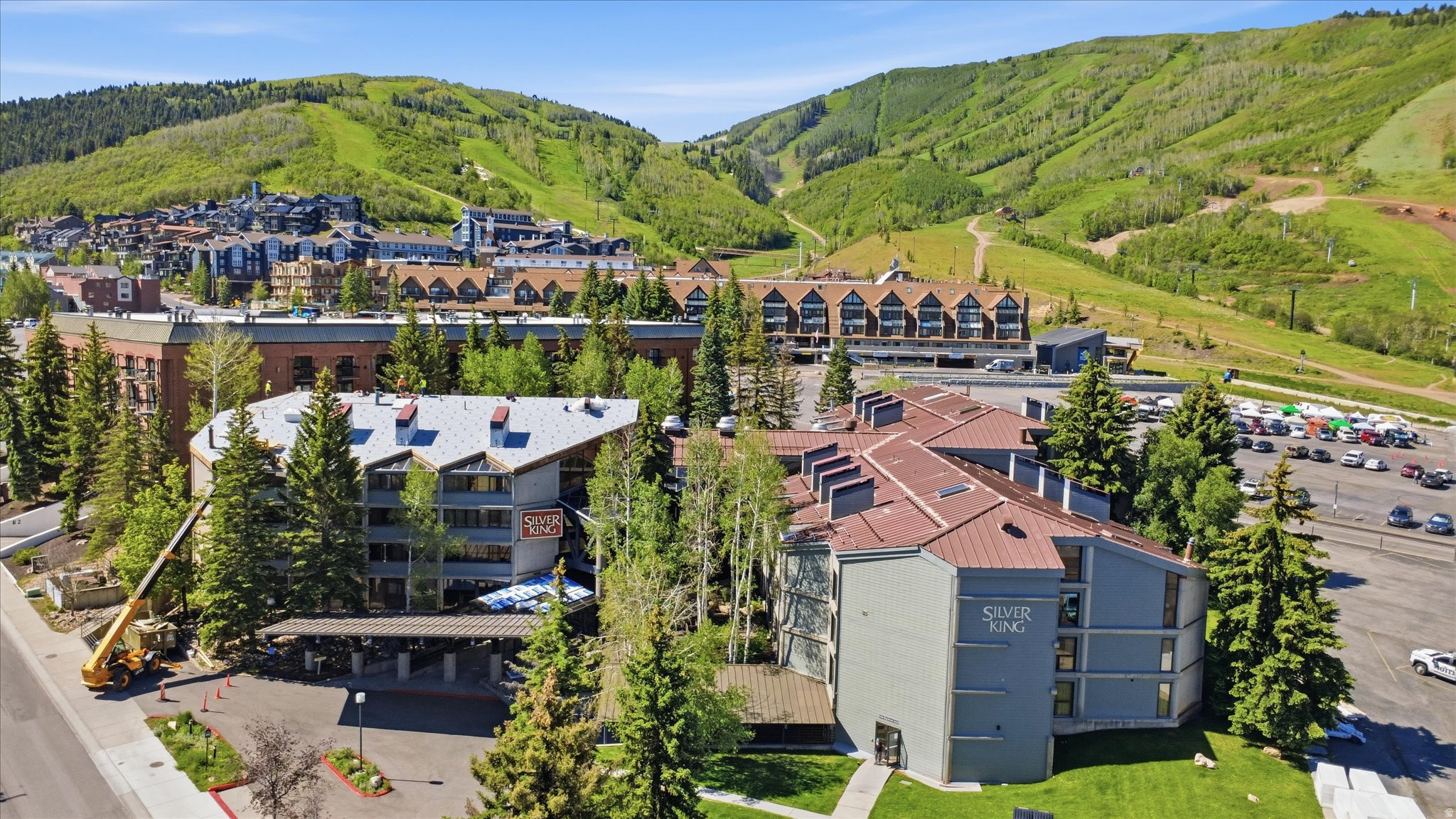 SILVER KING CONDOMINIUM - Residential