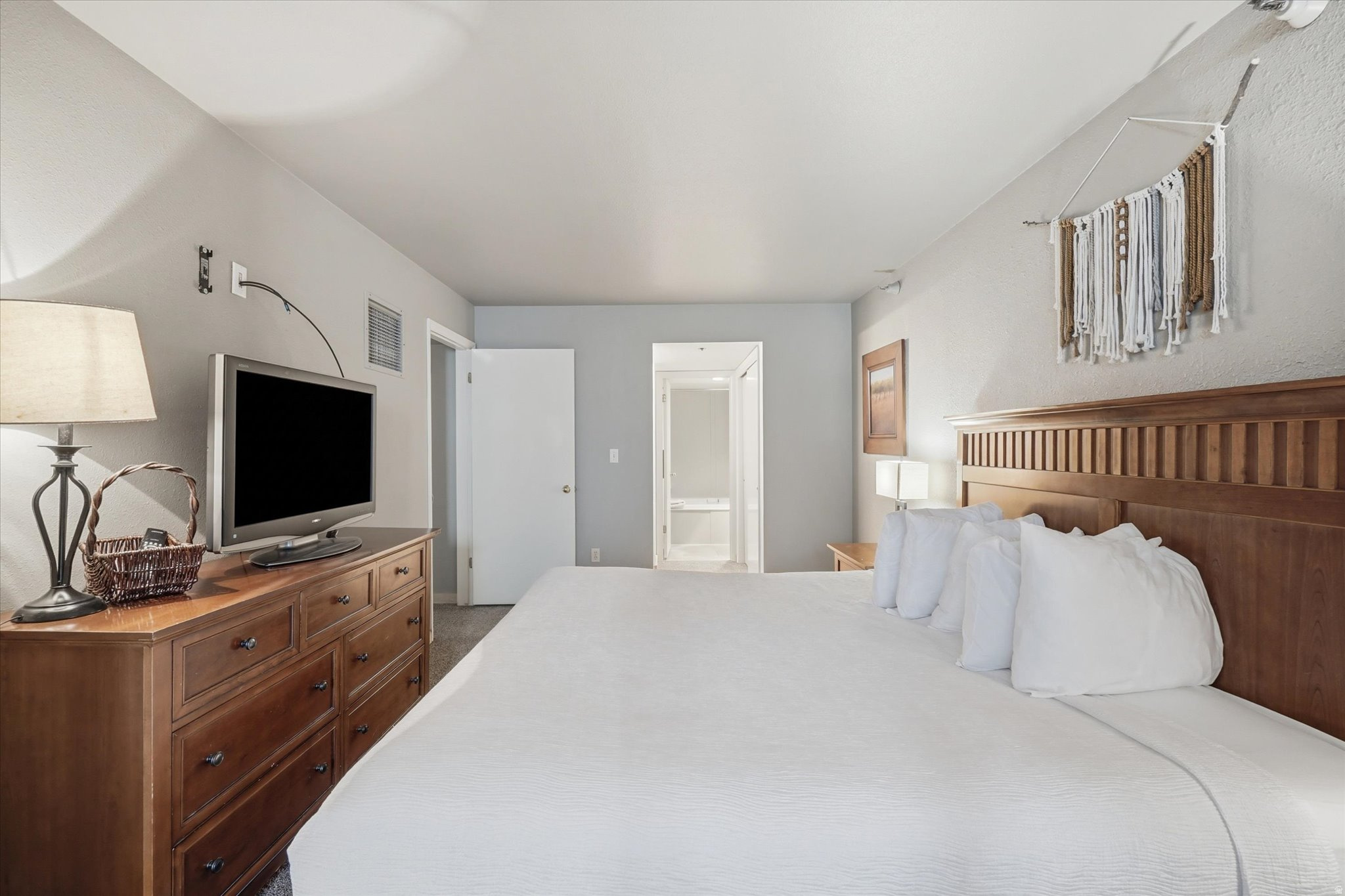 SILVER KING CONDOMINIUM - Residential