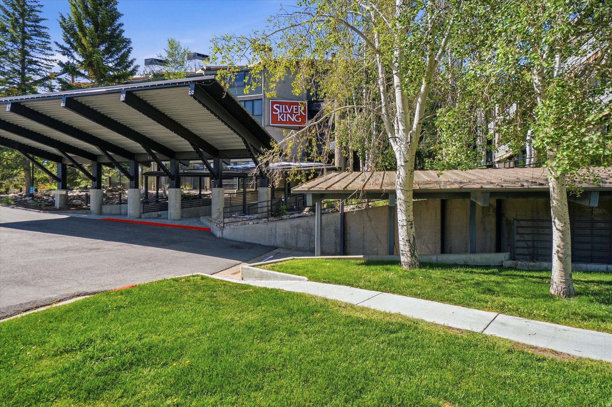 SILVER KING CONDOMINIUM - Residential