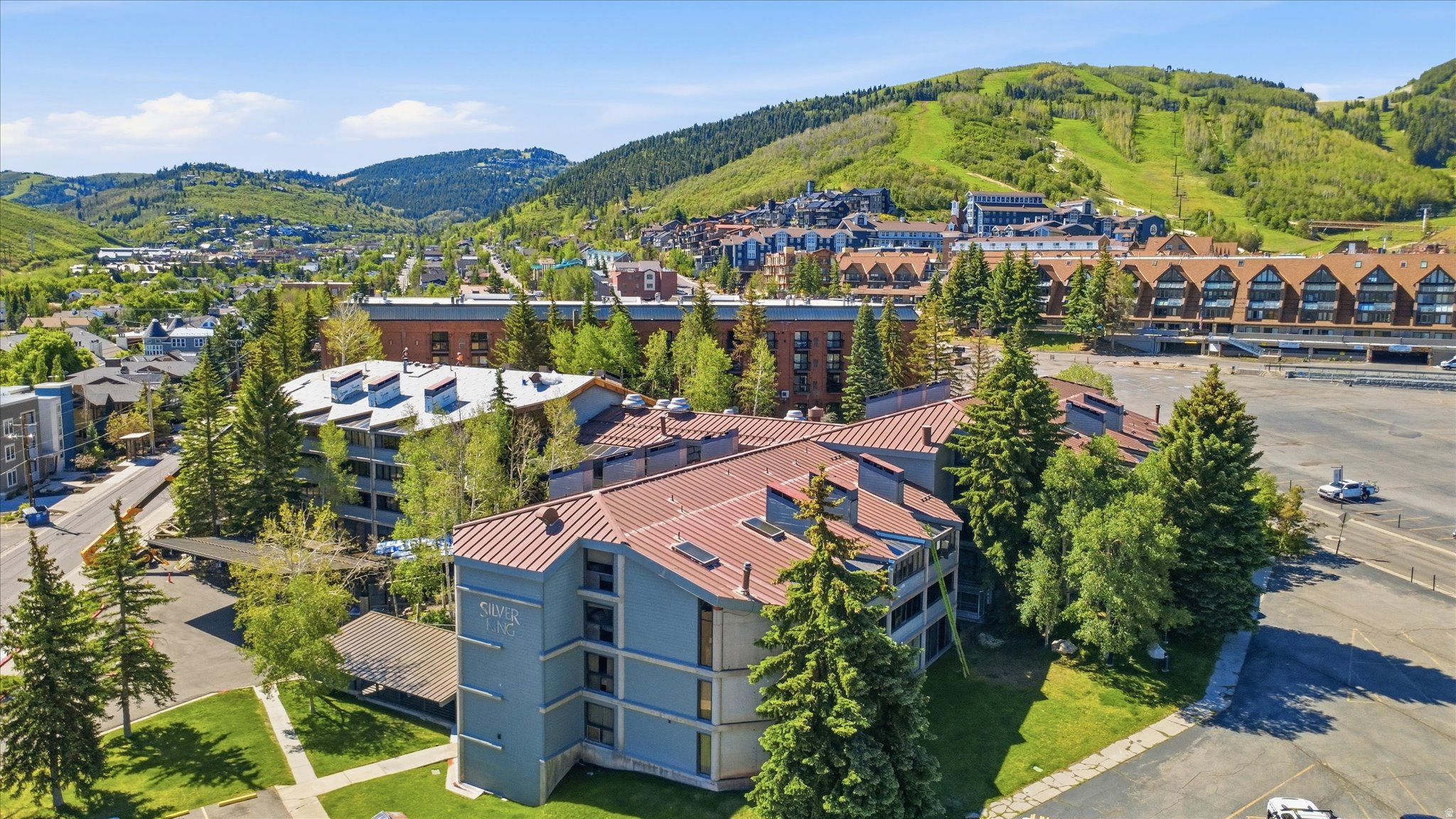 SILVER KING CONDOMINIUM - Residential