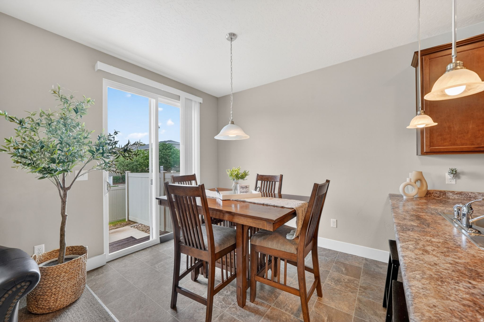 HANKS - Residential