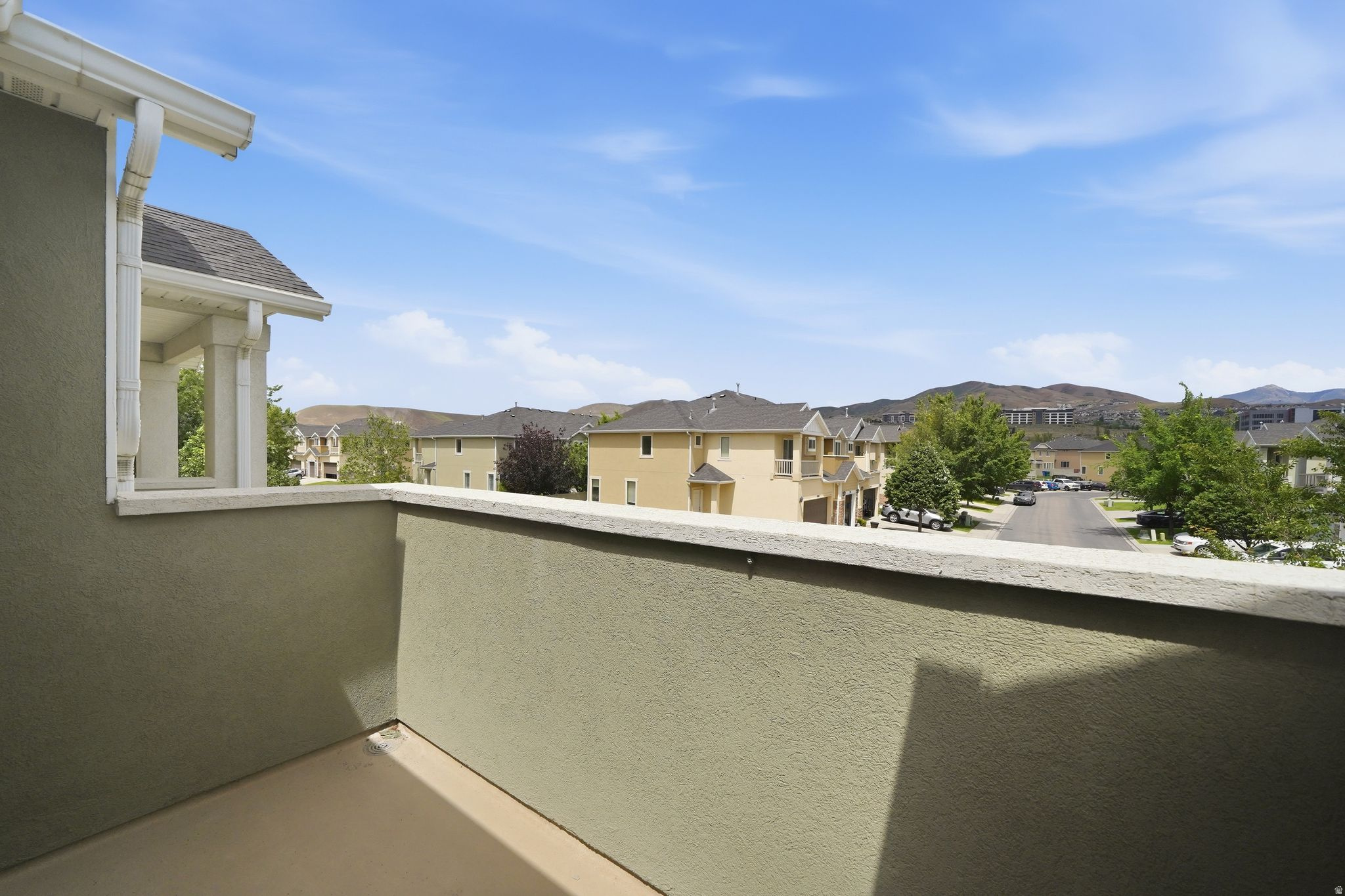 HANKS - Residential