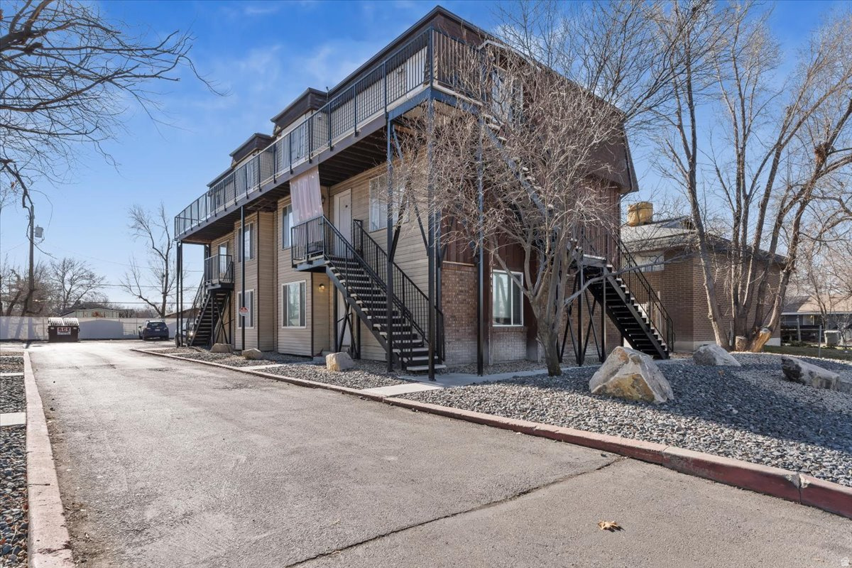 This adorable condo is conveniently situated just minutes from downtown Salt Lake City and major freeway access. Enjoy peaceful top floor living-no footsteps overhead, easy commutes, nearby shopping, dining, entertainment and public transit options. Enjoy a park across the street for daily walks, picnics, or fresh air. This condo offers convenient city living with quick escapes to the mountains as an added bonus! Please contact agent for FHA details. Seller recently added waterproof luxury vinyl flooring in entryway and kitchen.