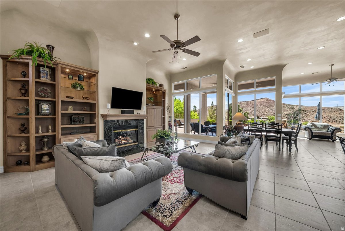 SANTA MARIA AT SUNBROOK 2 - Residential