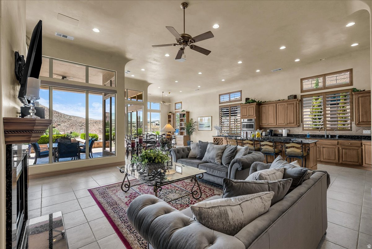 SANTA MARIA AT SUNBROOK 2 - Residential