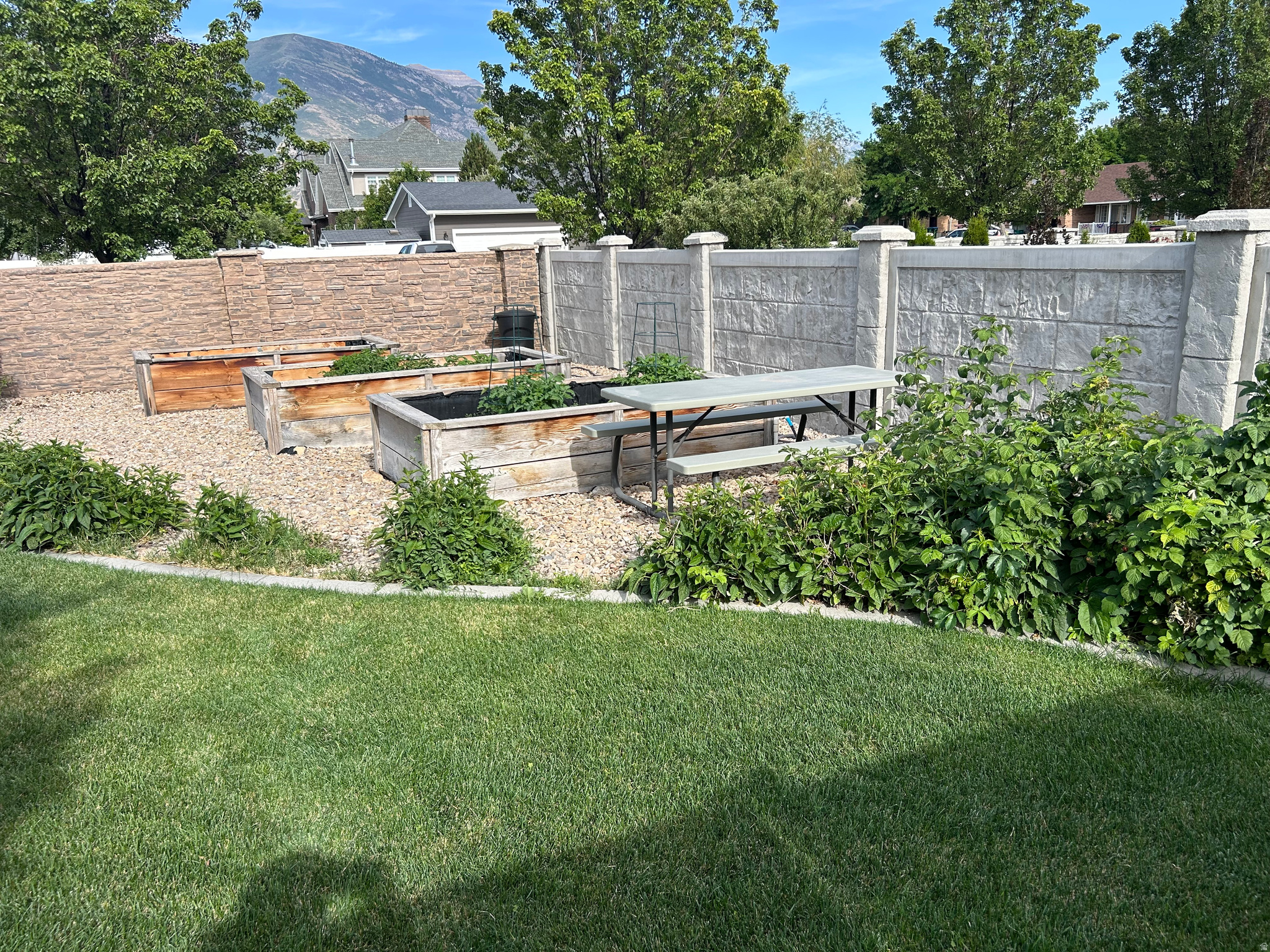 RIDGE - Residential