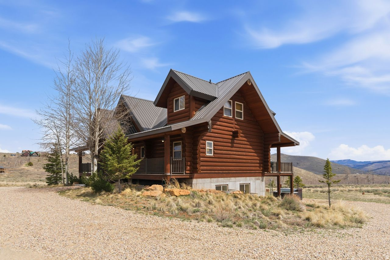 ASPEN COVE - Residential