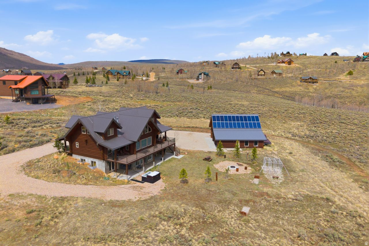 ASPEN COVE - Residential