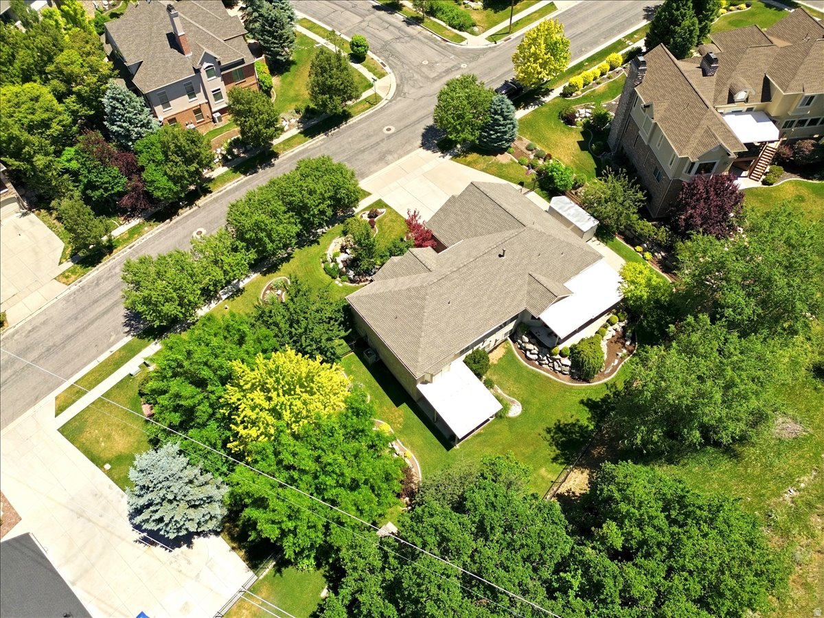 POINTE AT STONE MTN. - Residential