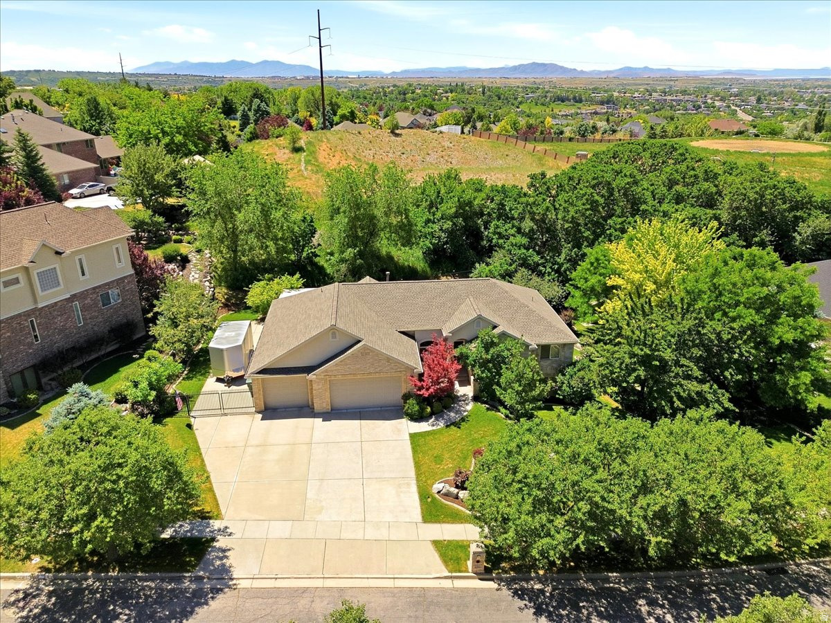 POINTE AT STONE MTN. - Residential