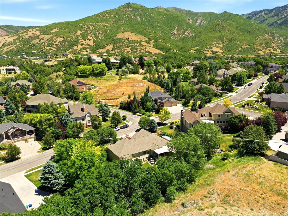 POINTE AT STONE MTN. - Residential