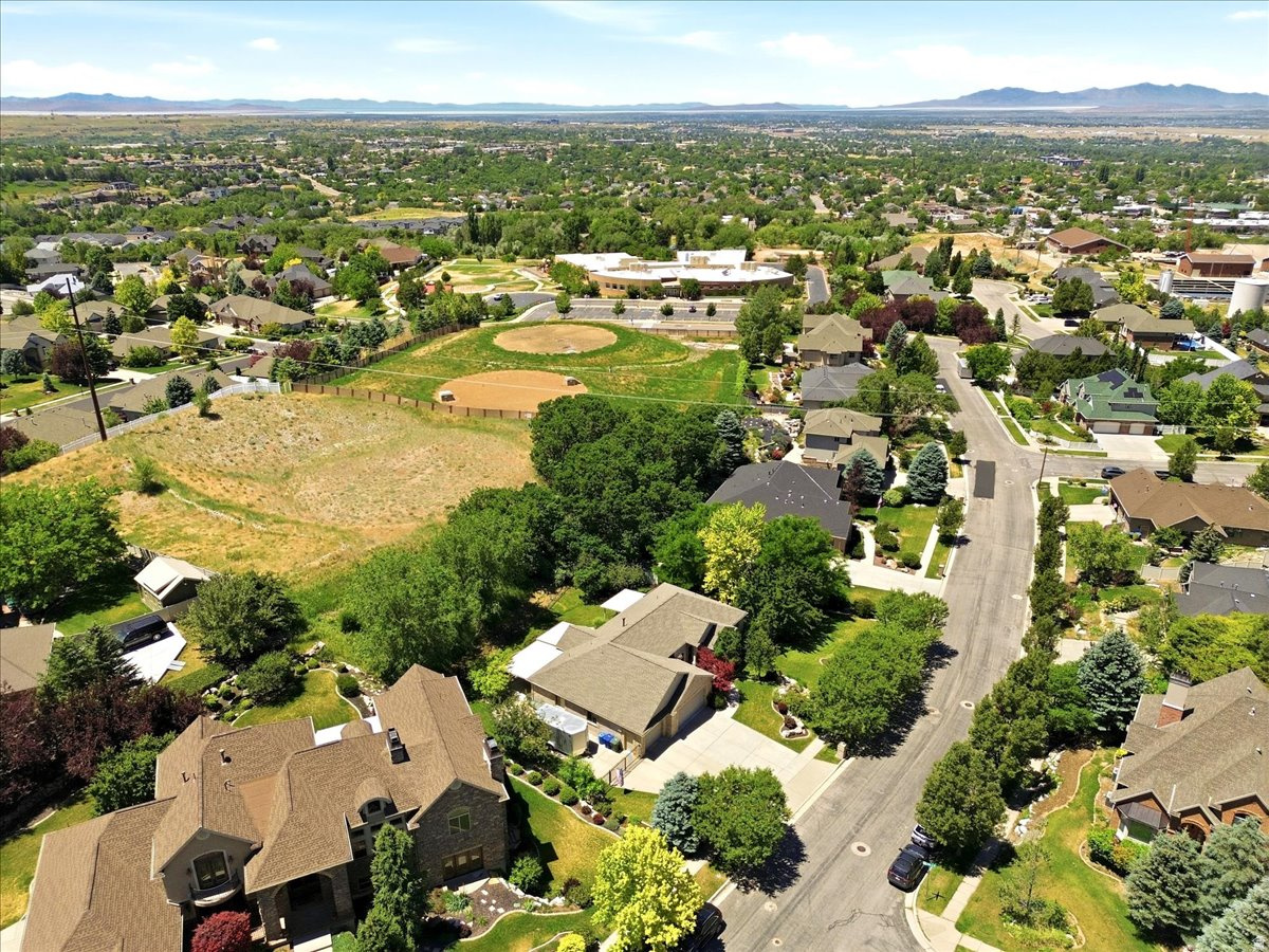 POINTE AT STONE MTN. - Residential