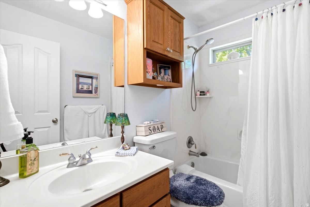 POINTE AT STONE MTN. - Residential