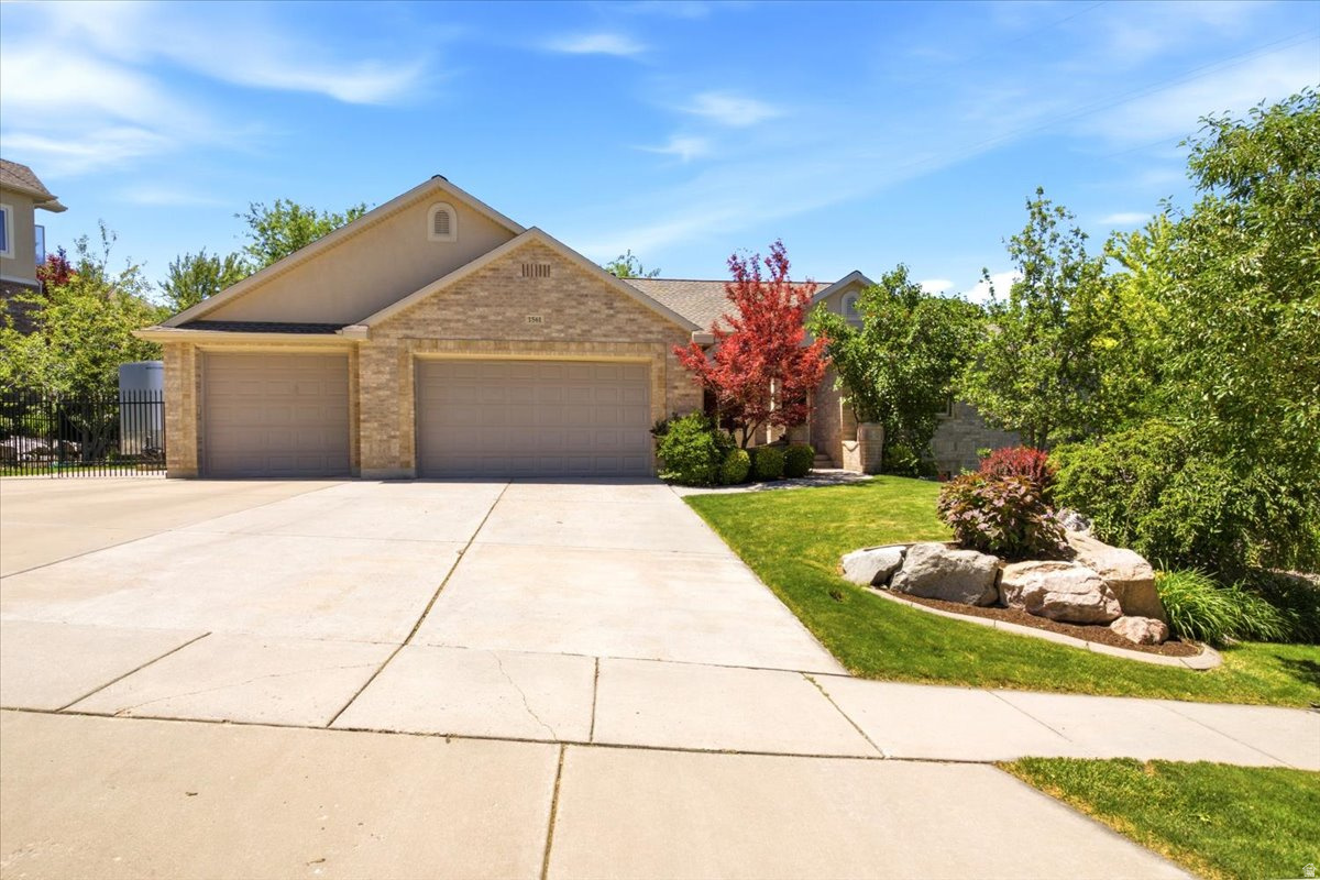POINTE AT STONE MTN. - Residential