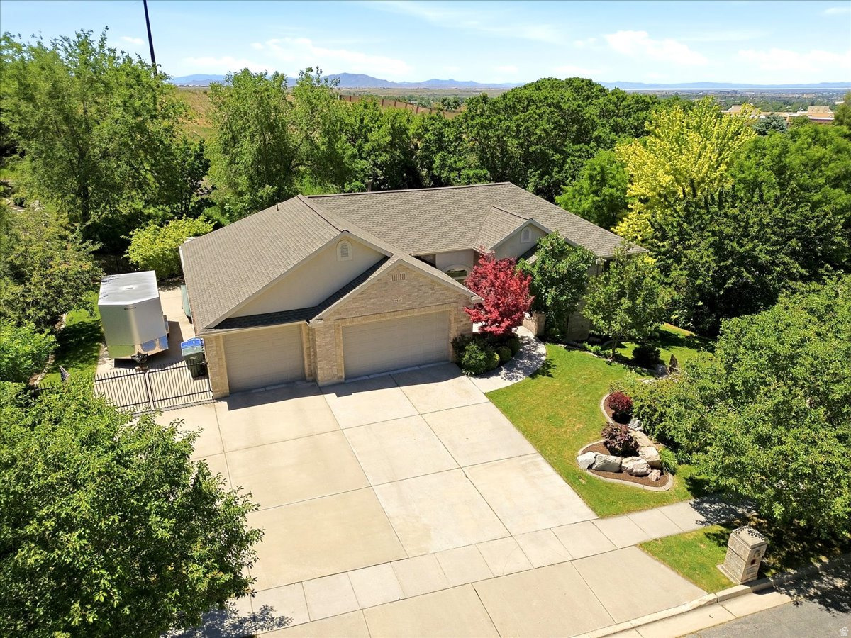 POINTE AT STONE MTN. - Residential