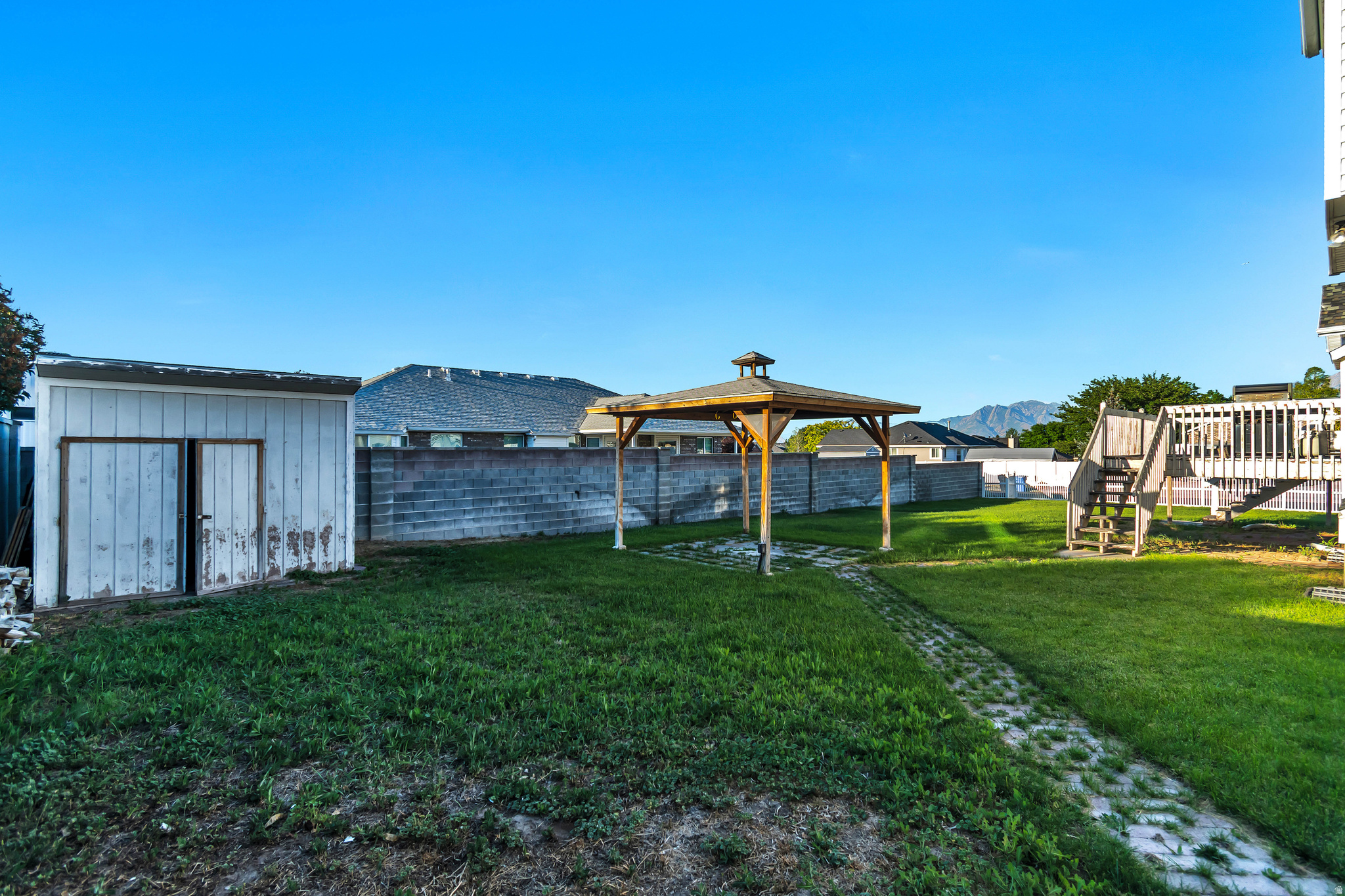 DORILEE ACRES - Residential