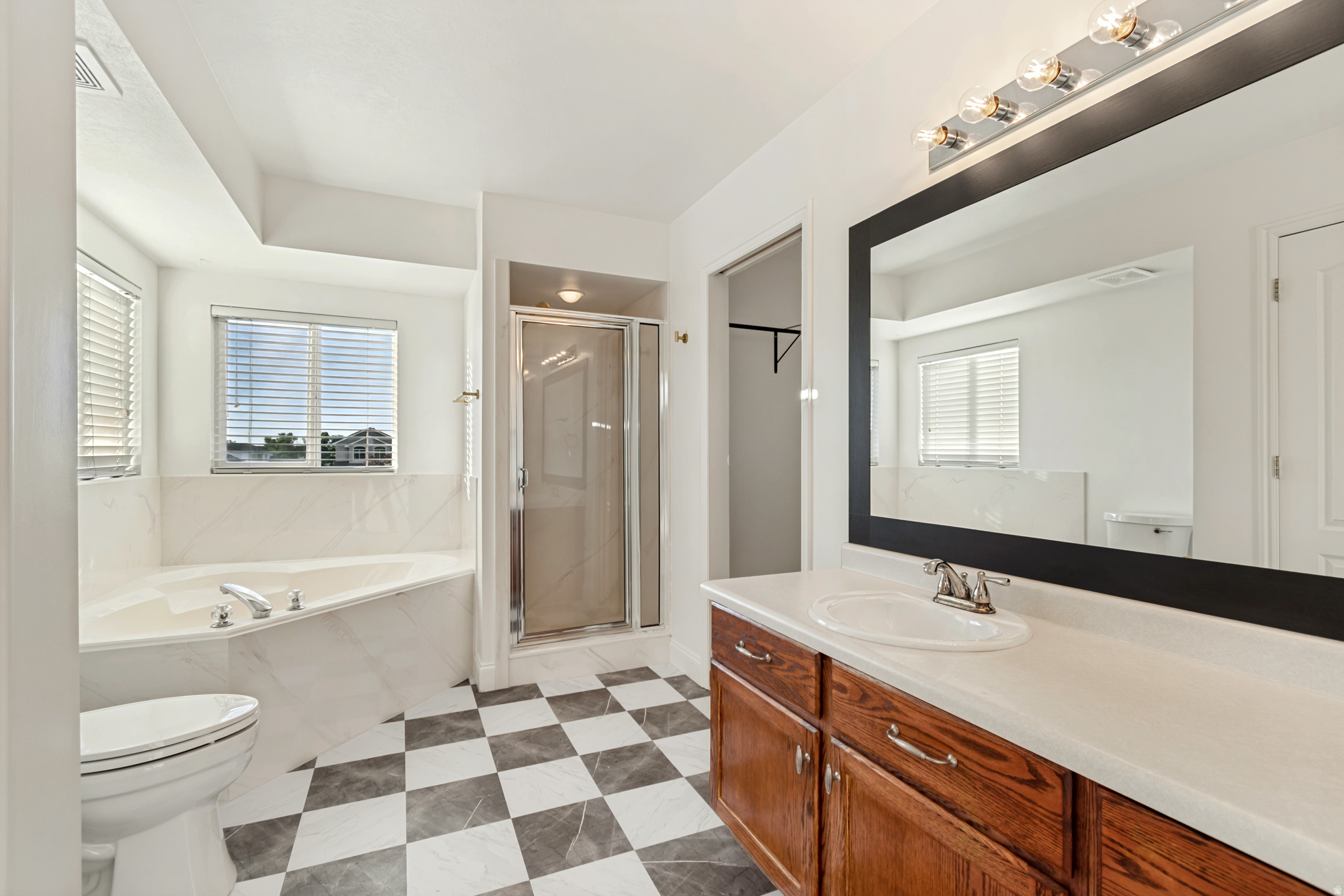 DORILEE ACRES - Residential