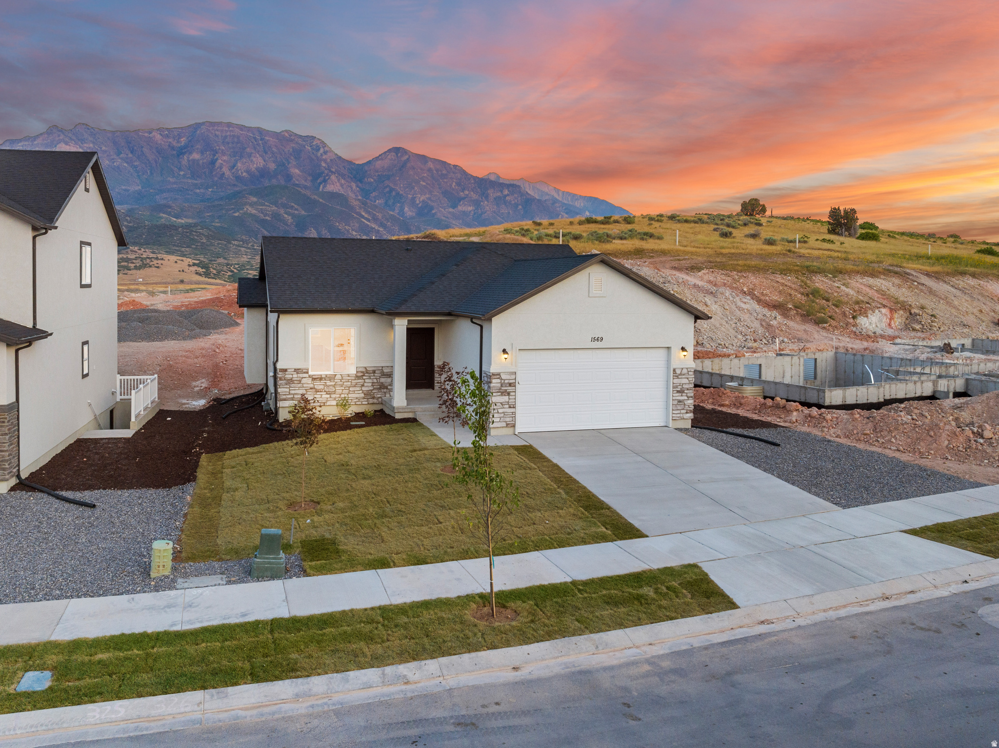 SUMMIT RIDGE THE HILLS - Residential