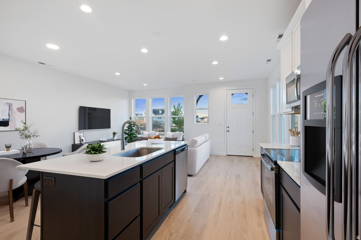 TRAILSIDE - Residential