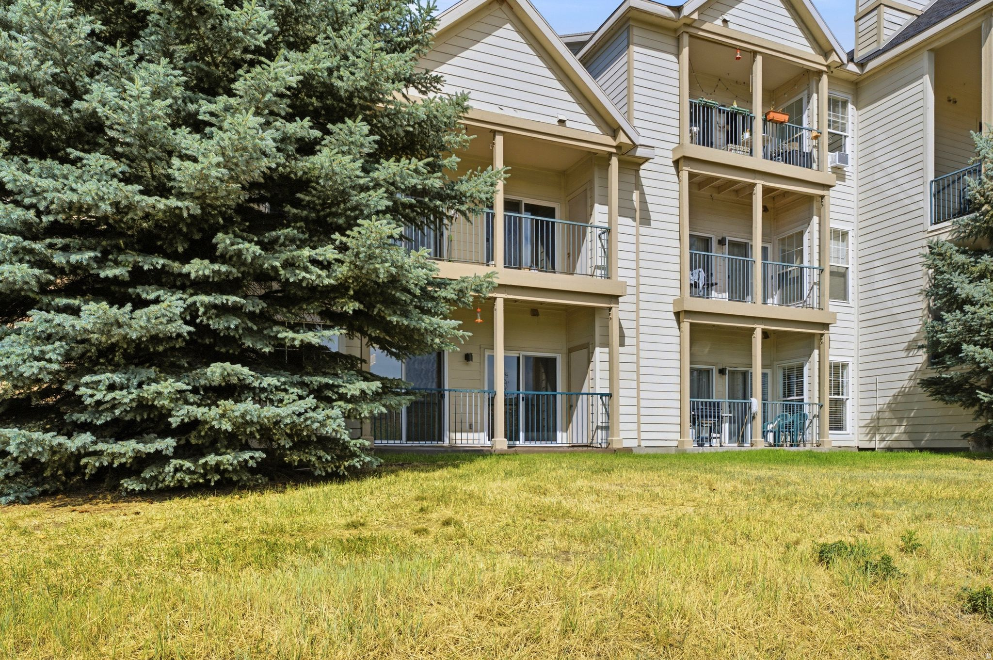 CANYON CREEK CONDO - Residential Lease