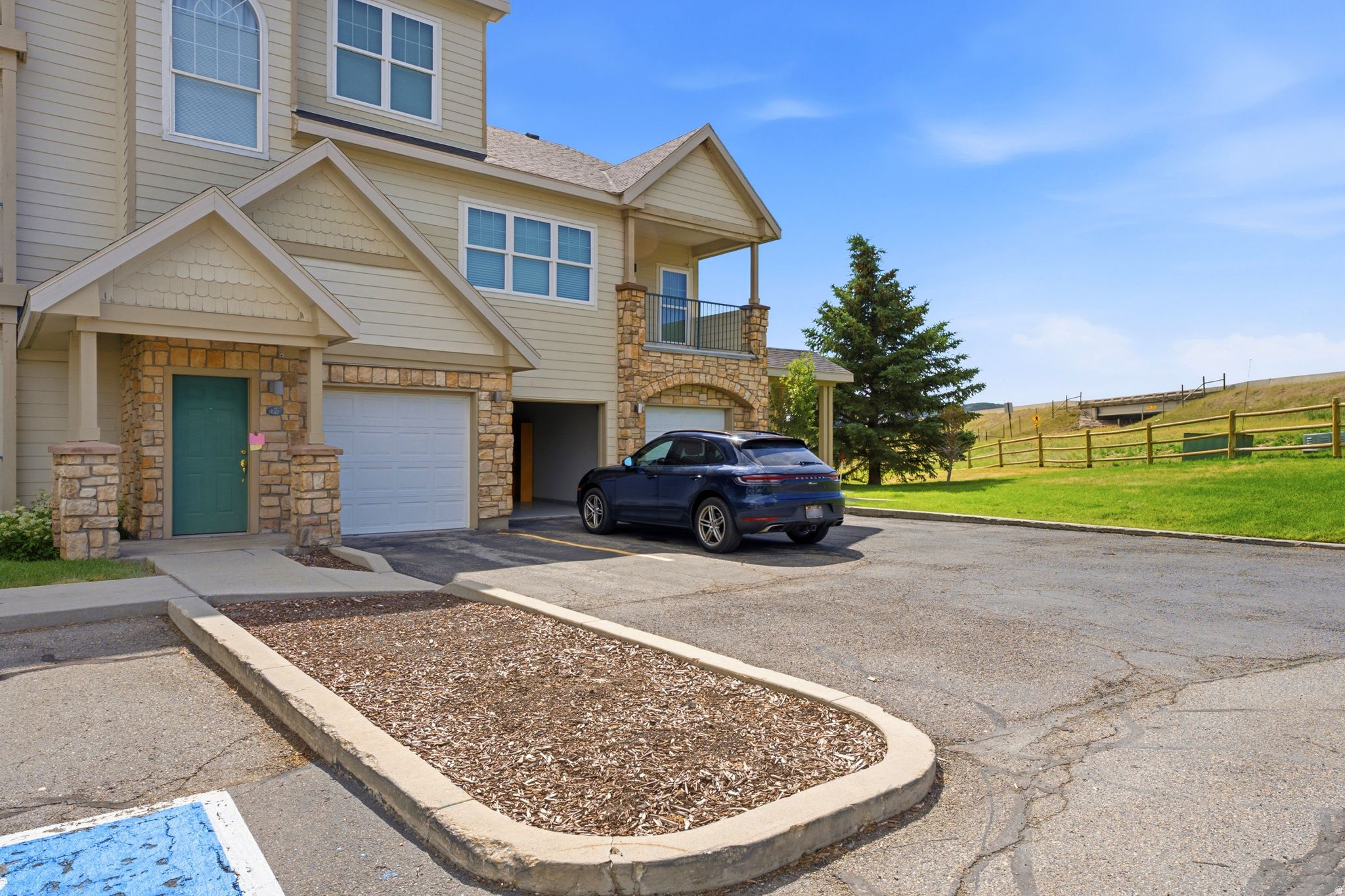CANYON CREEK CONDO - Residential Lease