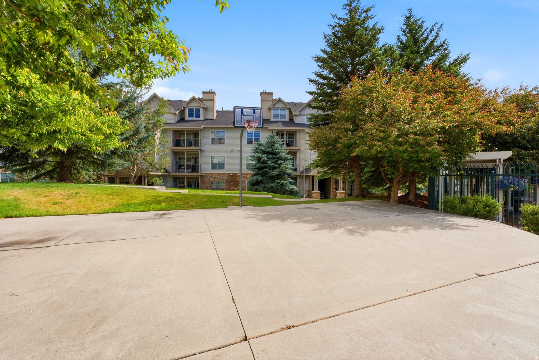 CANYON CREEK CONDO - Residential Lease