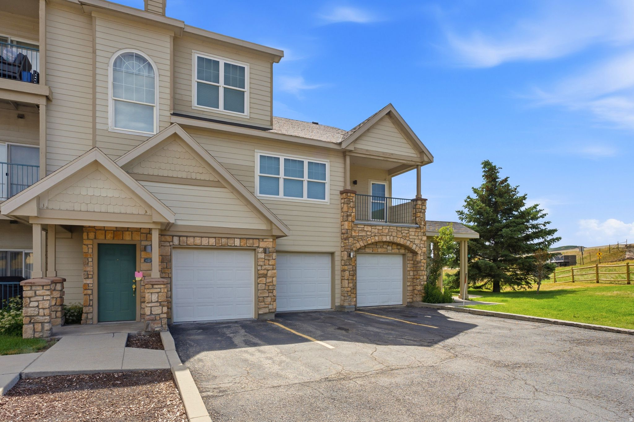 CANYON CREEK CONDO - Residential Lease