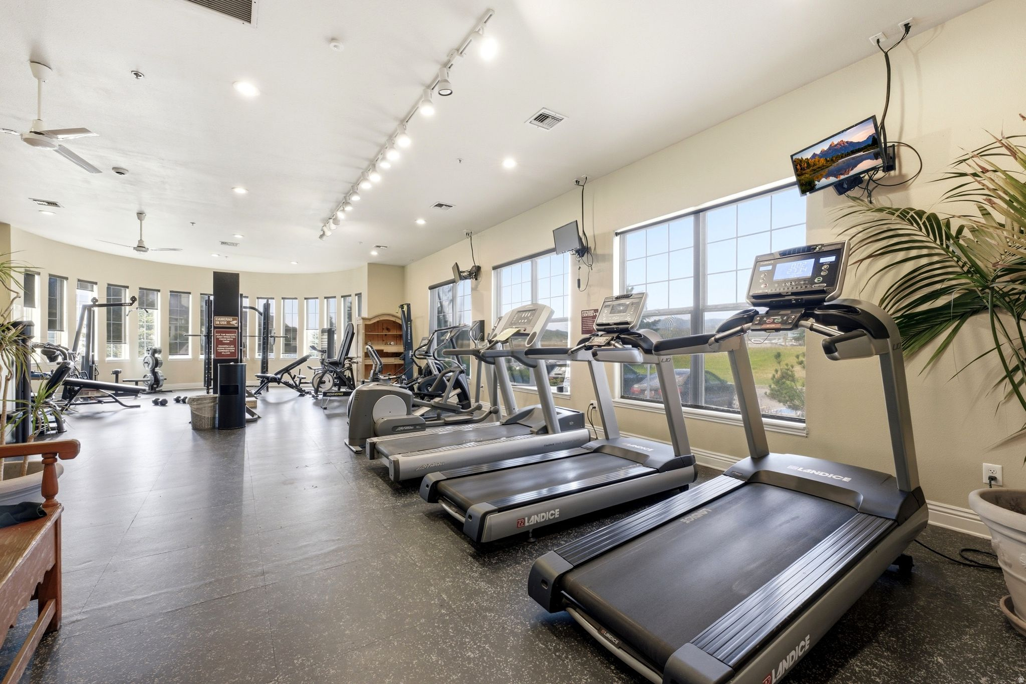 CANYON CREEK CONDO - Residential Lease