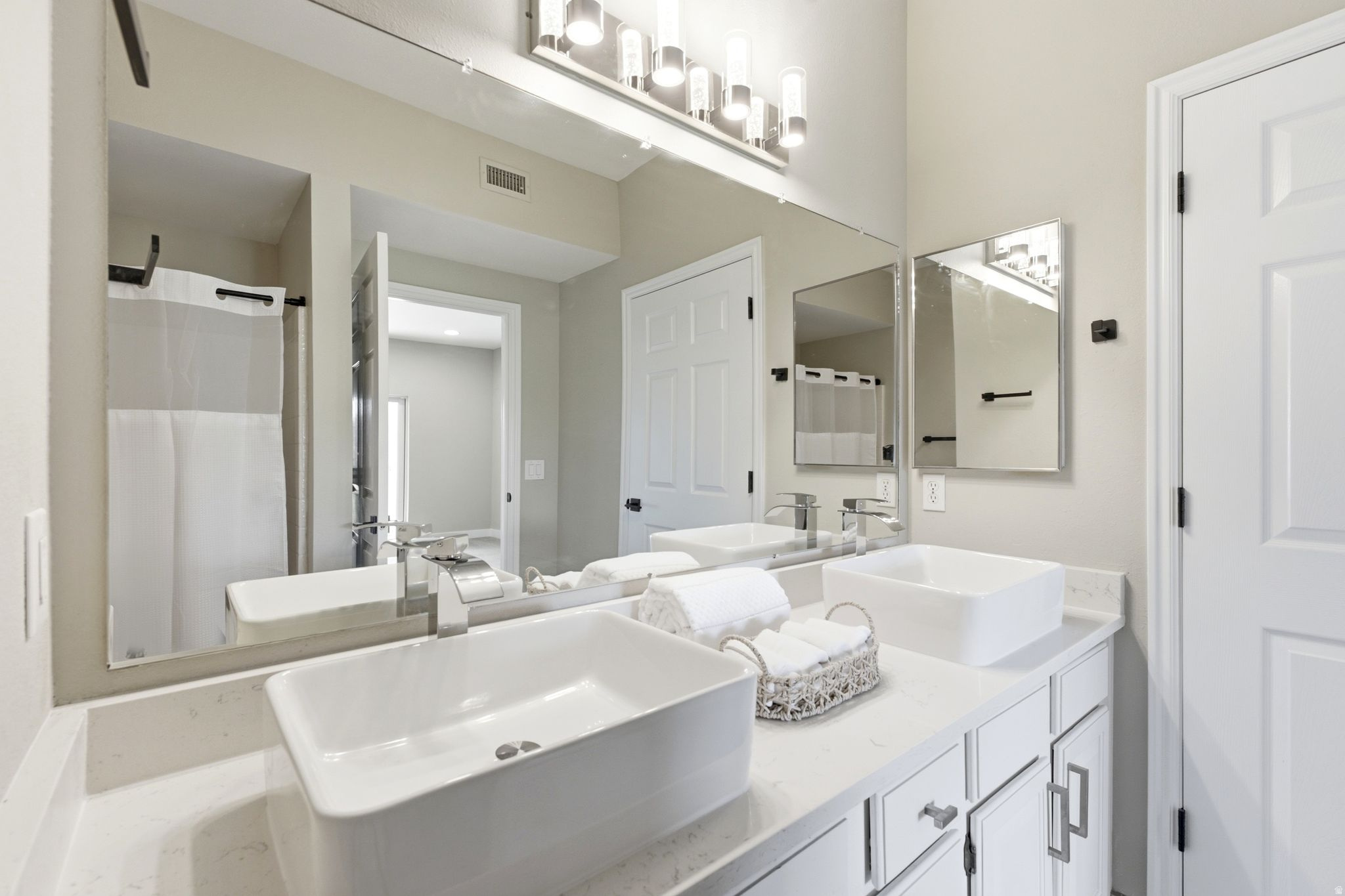 CANYON CREEK CONDO - Residential Lease