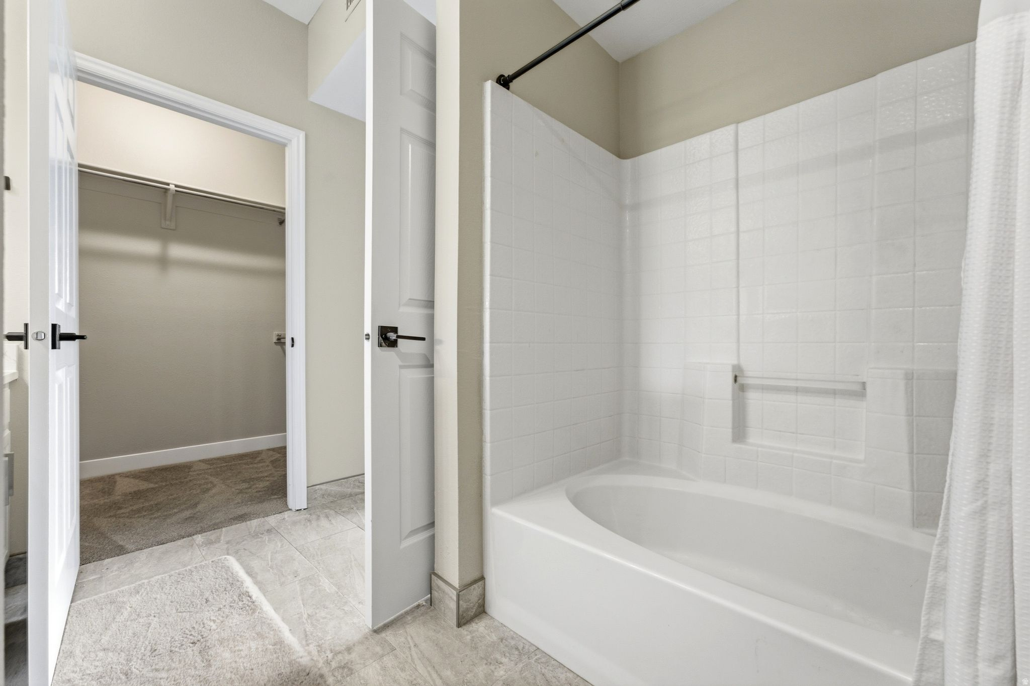 CANYON CREEK CONDO - Residential Lease