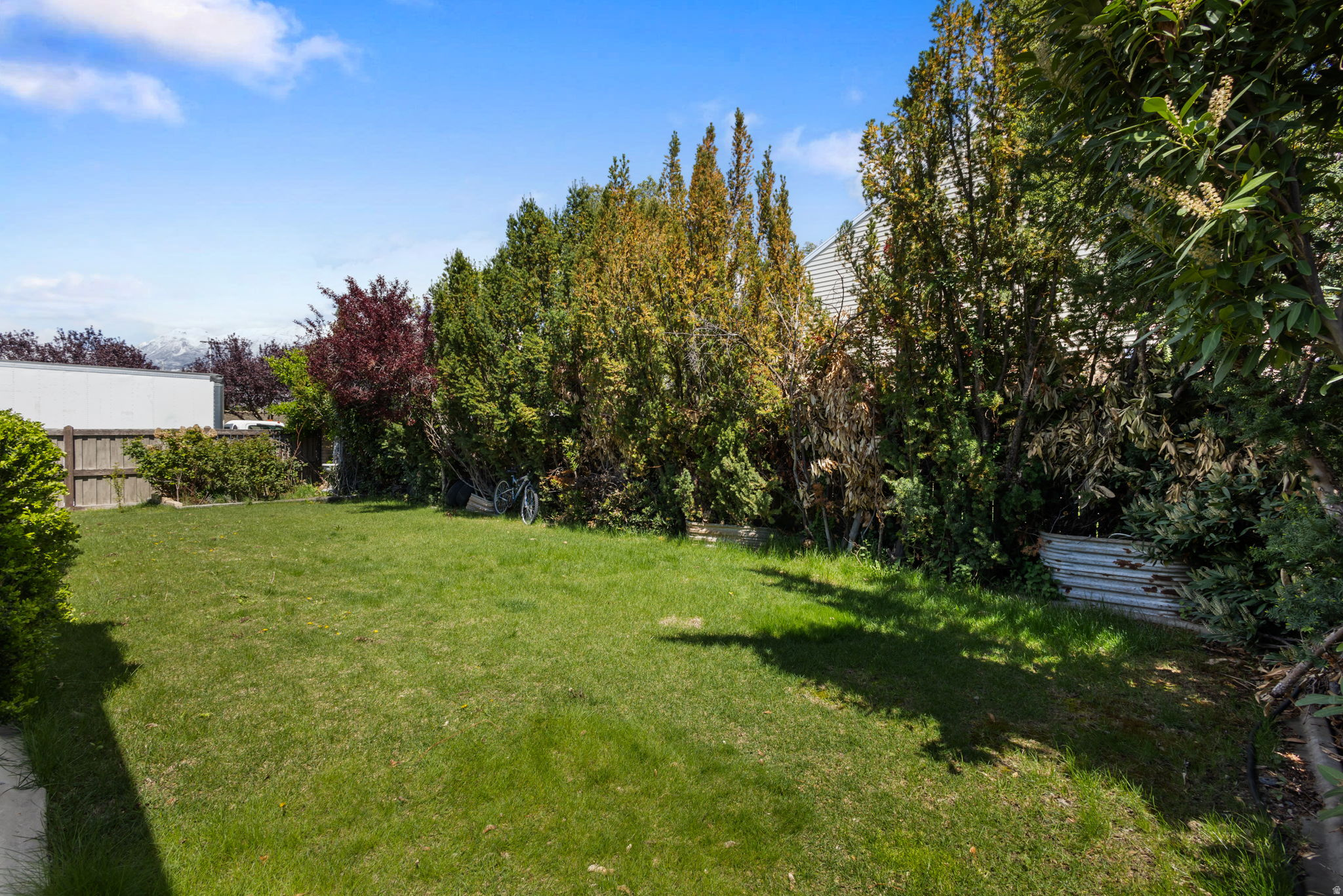 COUNTRY SIDE - Residential