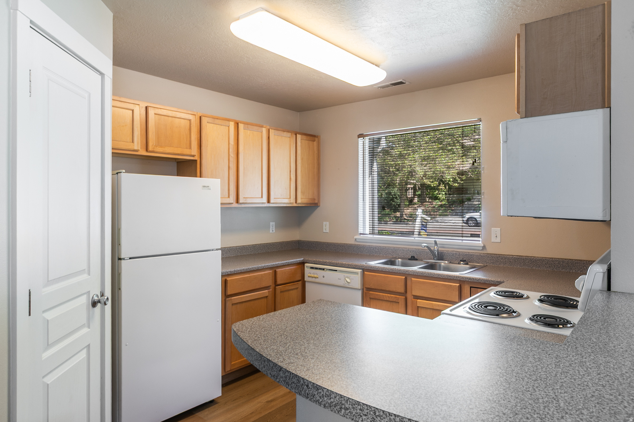 JEFFERSON AVE TOWNHOMES - Residential