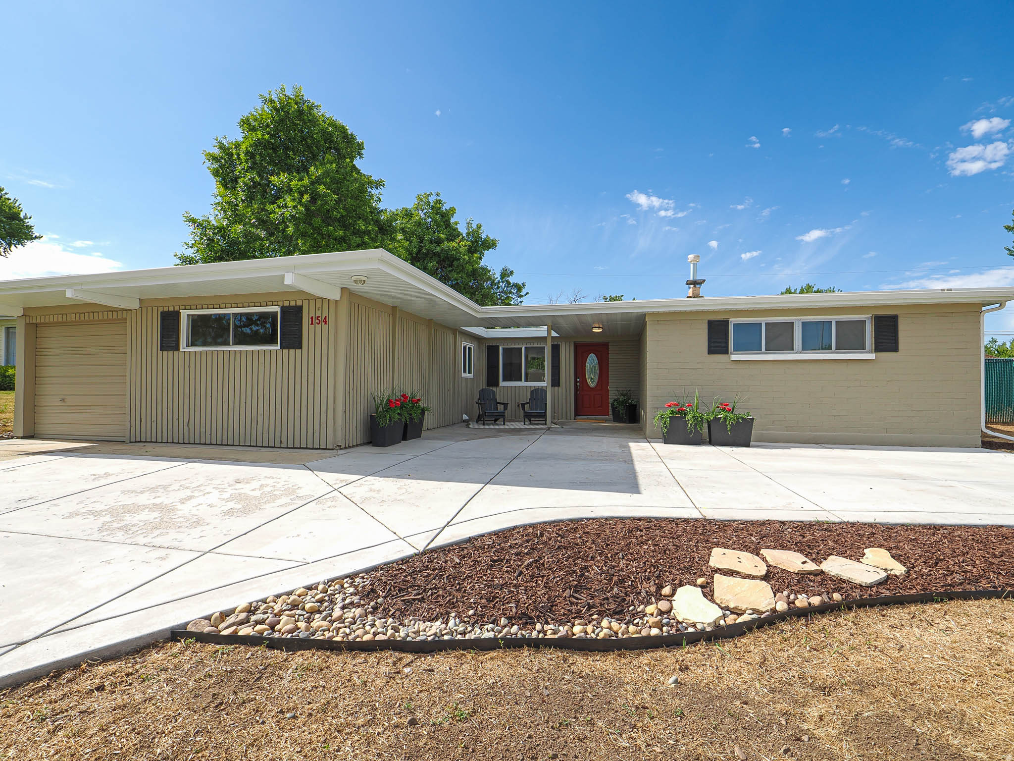 VAL VISTA - Residential