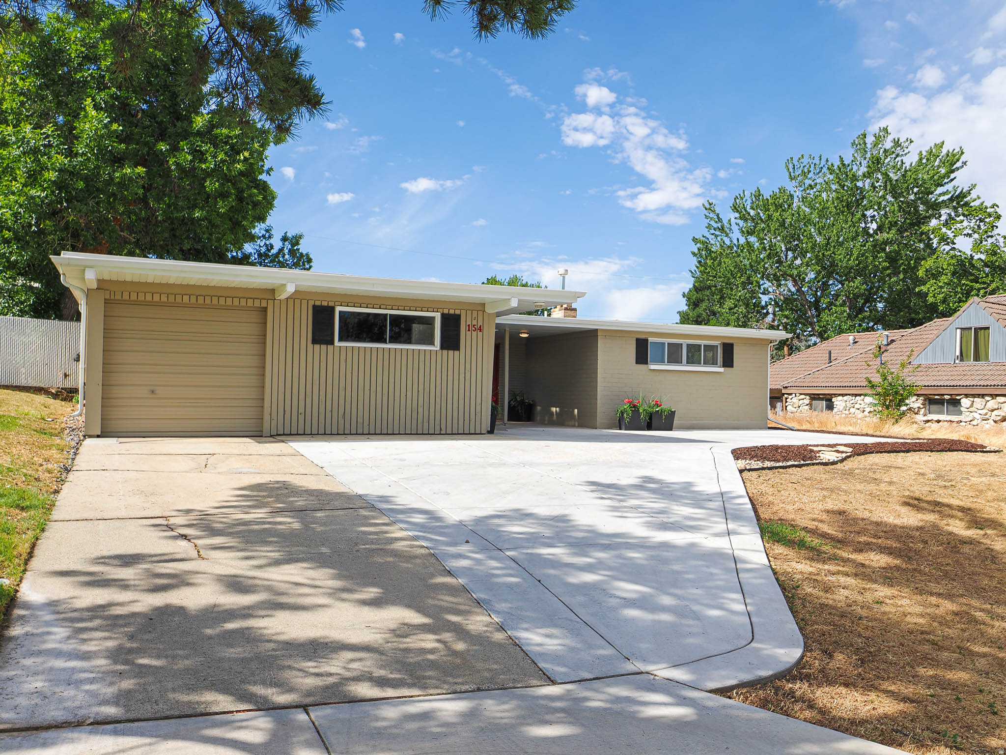 VAL VISTA - Residential