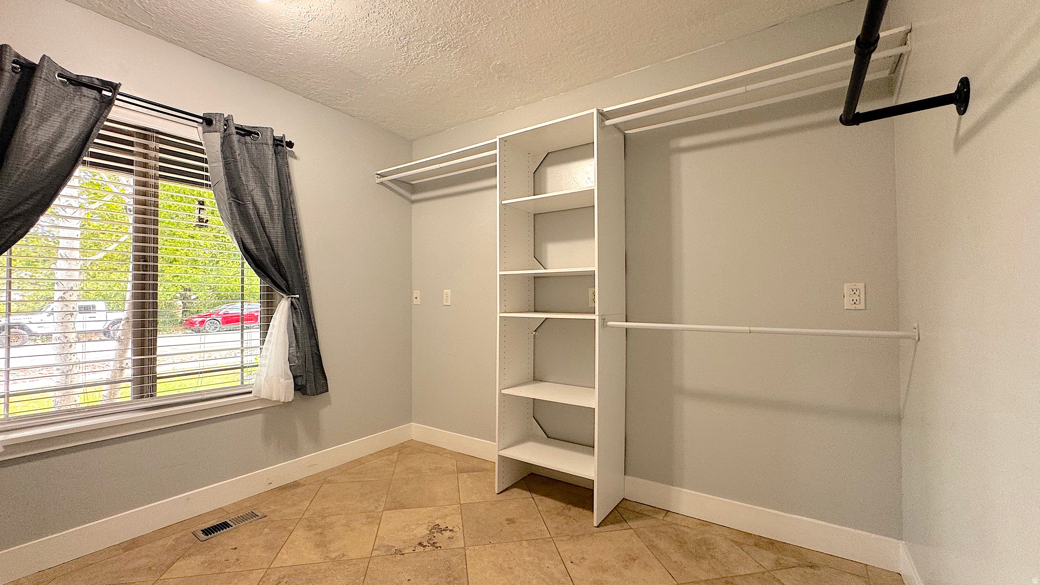 SOUTH WILLOW RANCHES - Residential