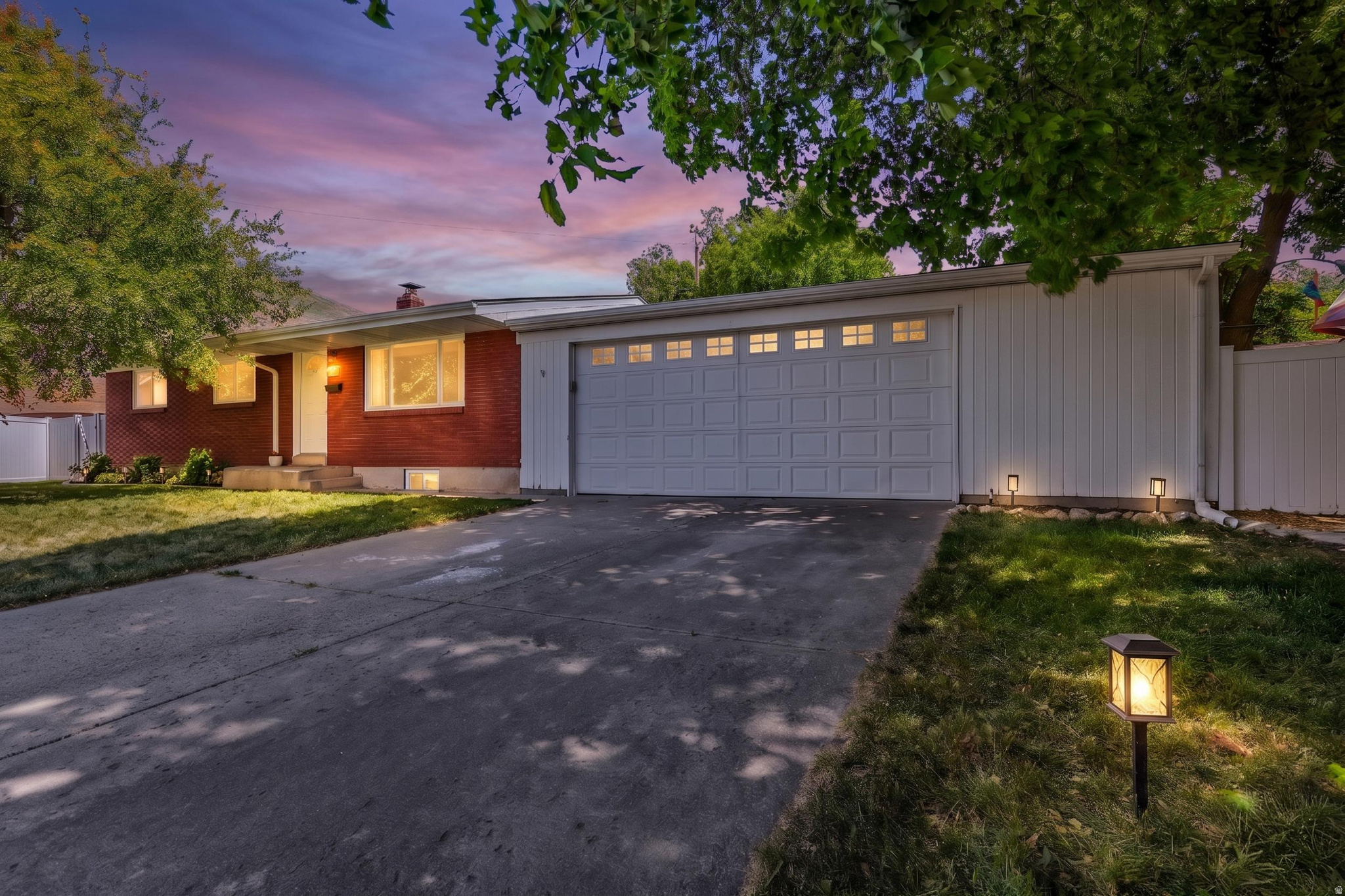 OPEN HOUSE TOMORROW... May 30th 1:00 - 3:00 PM. Brand new HVAC system and AC unit.  Just installed new basement windows, paint, kitchen tile and new roof from 2019! Come check out this fantastic brick rambler at the end of the cul-de-sac, hard wood floors, big yard and garden and room to have more equity by finishing the basement!  This home is walking distance to shops and restraunts. Square footage figures are provided as a courtesy estimate only . Buyer is advised to obtain an independent measurement.