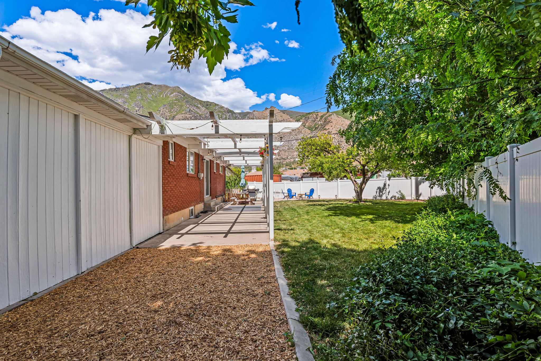 MOUNTAIN VISTA - Residential