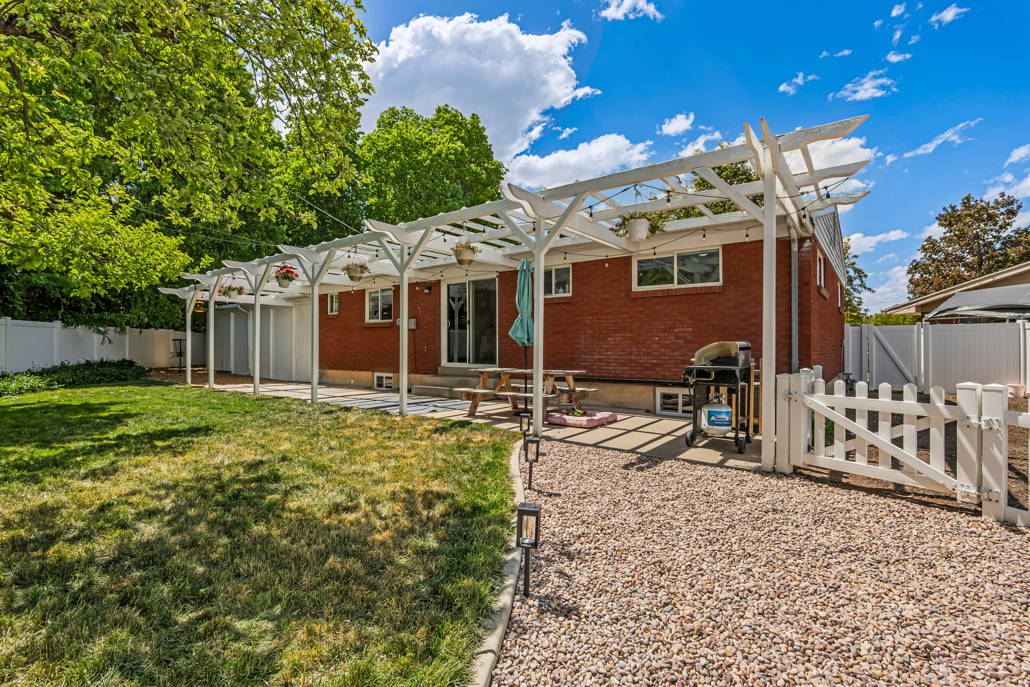 MOUNTAIN VISTA - Residential