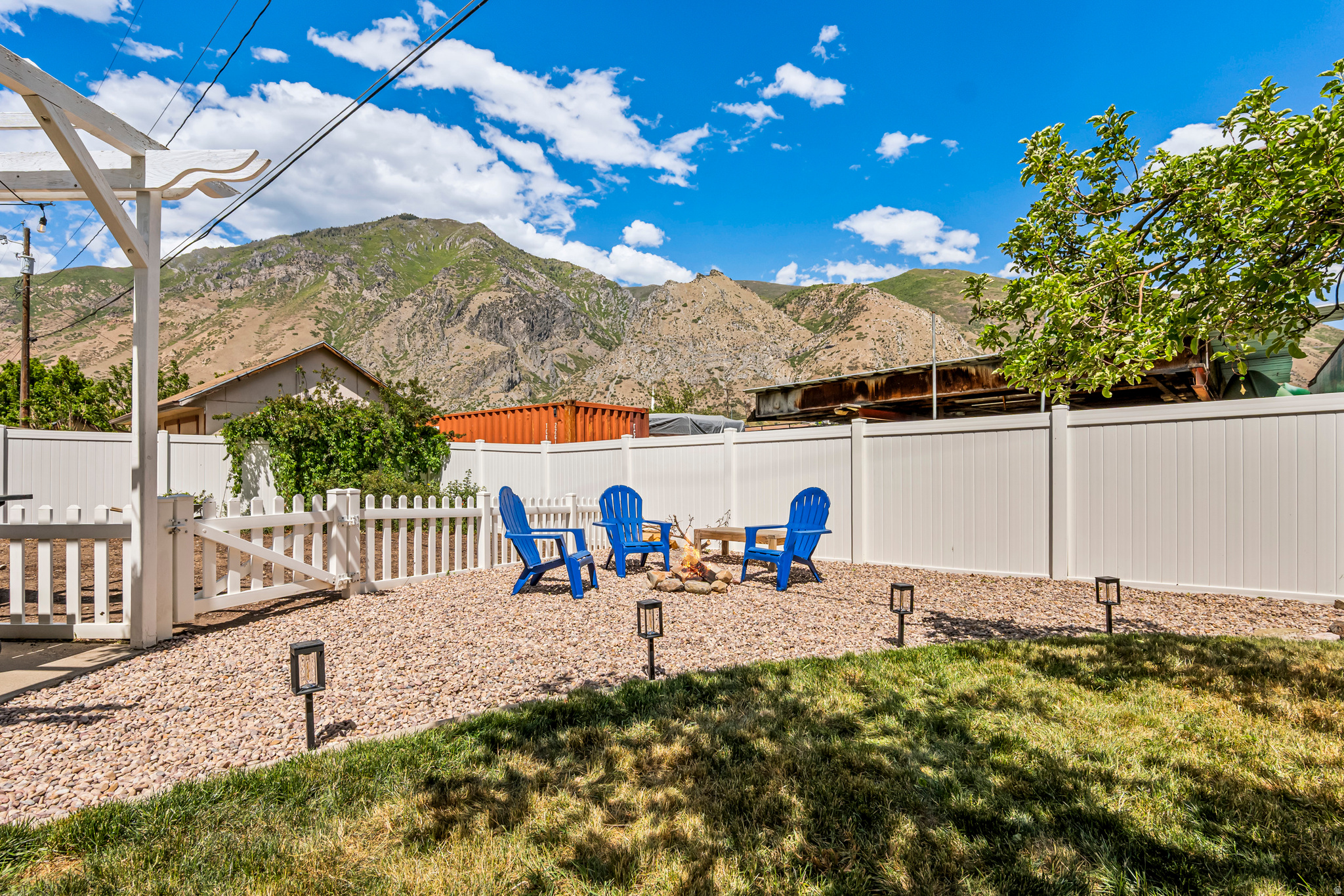 MOUNTAIN VISTA - Residential