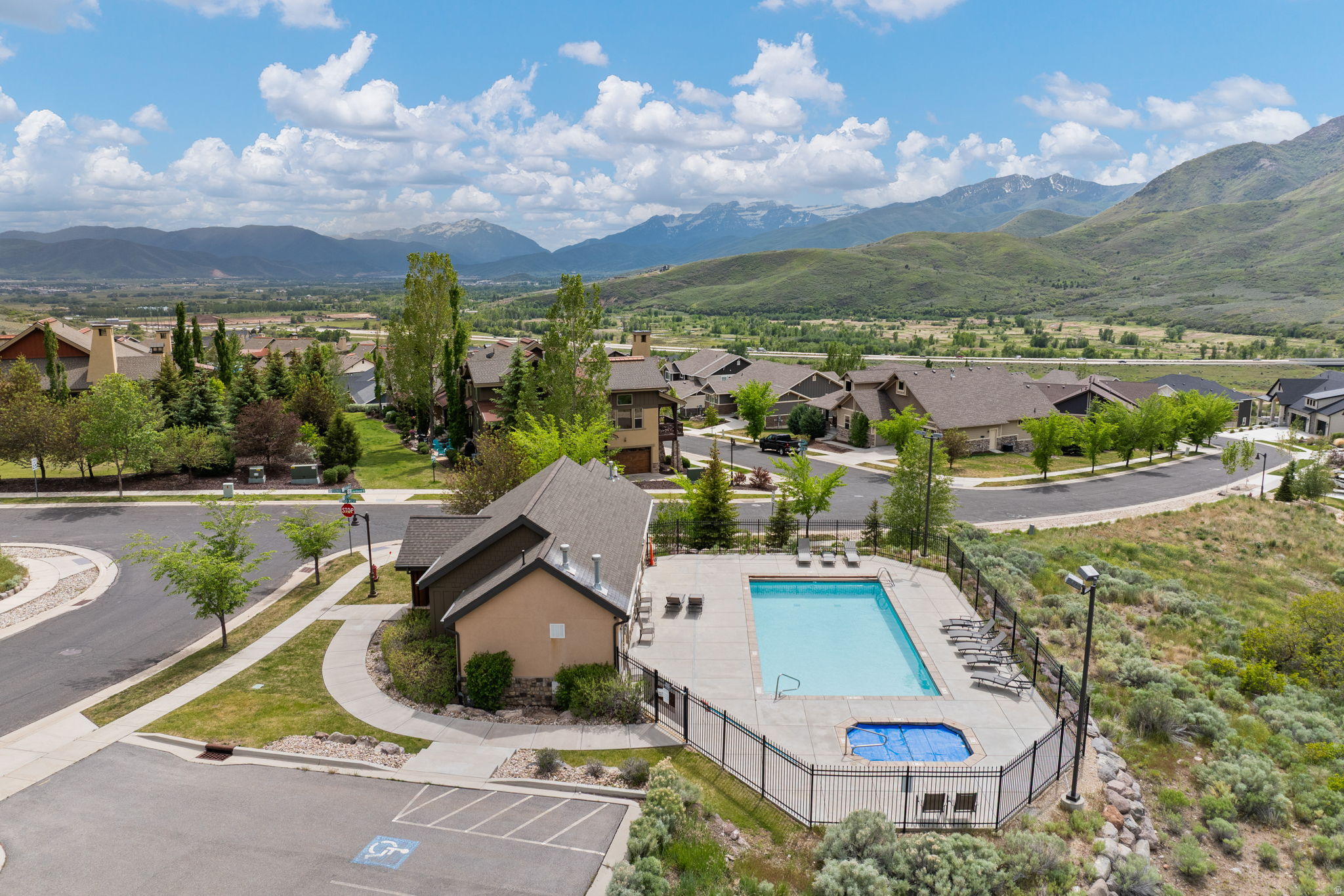 RIVER VIEW - Residential